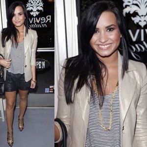 NWT Alice + Olivia elyse metallic blazer